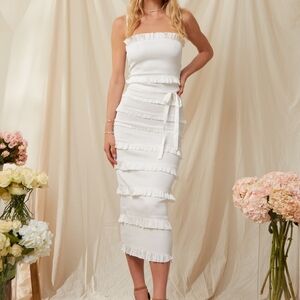 V. Chapman White Strapless Dress with Timeless Elegance